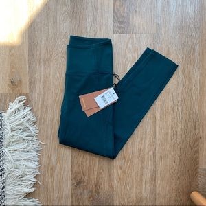 Globe 7/8 Girlfriend Collective Leggings Size S